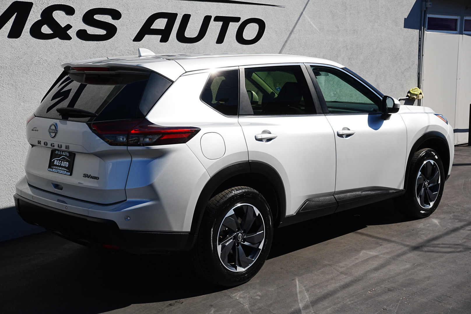 2024 Nissan Rogue SV photo 4