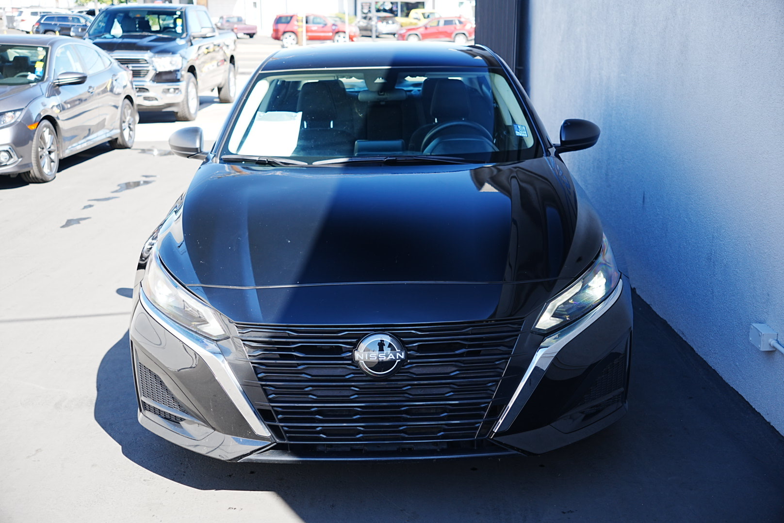 2024 Nissan Altima 2.5 SV photo 2