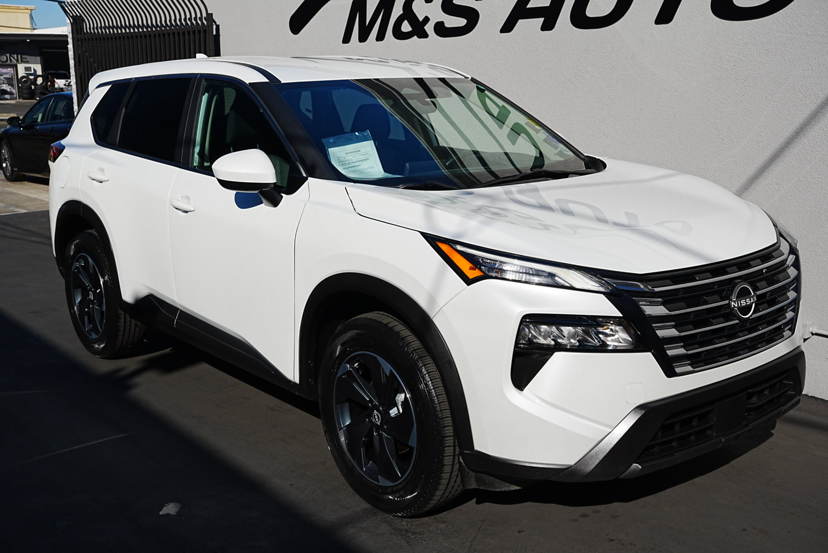 2024 Nissan Rogue SV photo 3