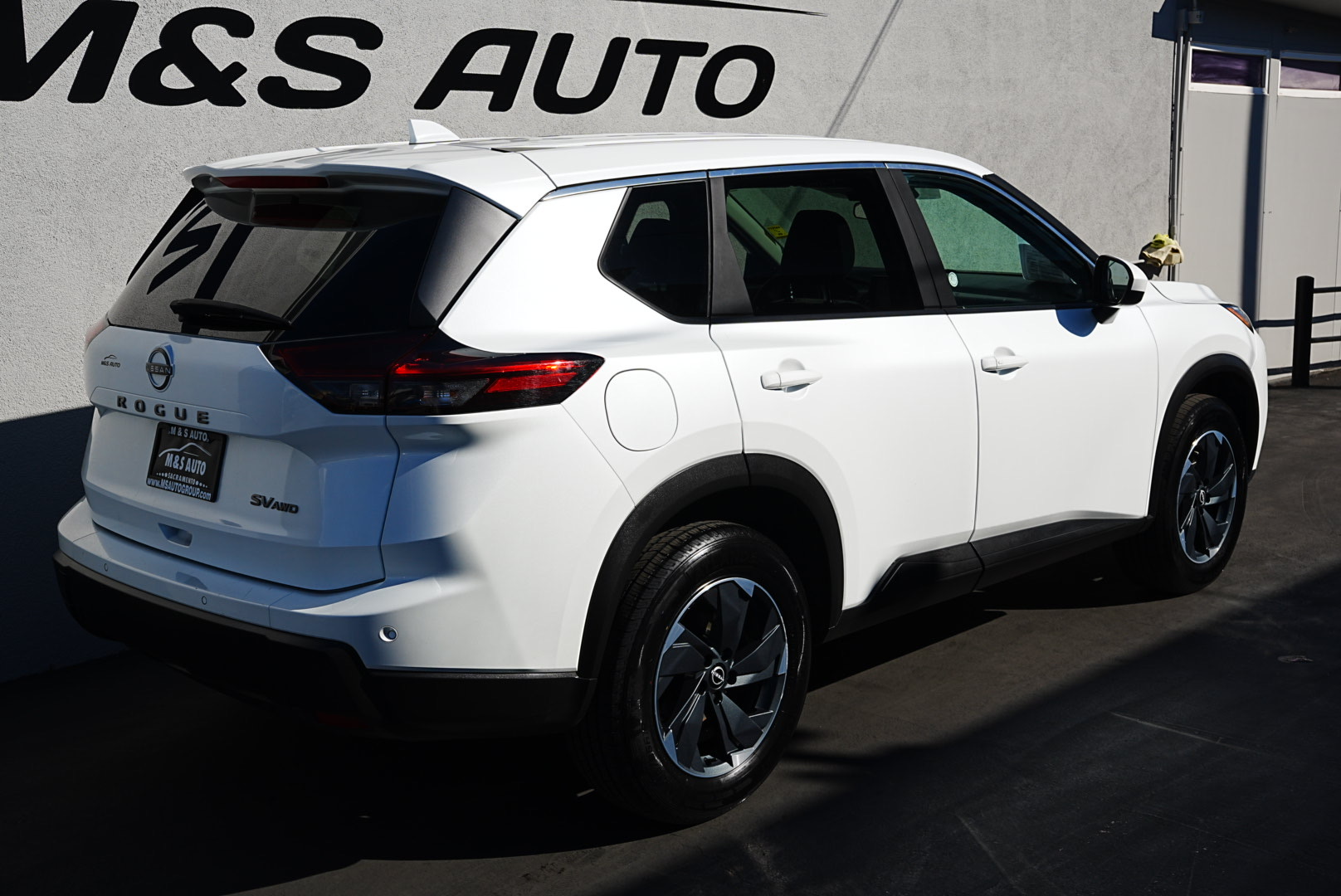 2024 Nissan Rogue SV photo 4