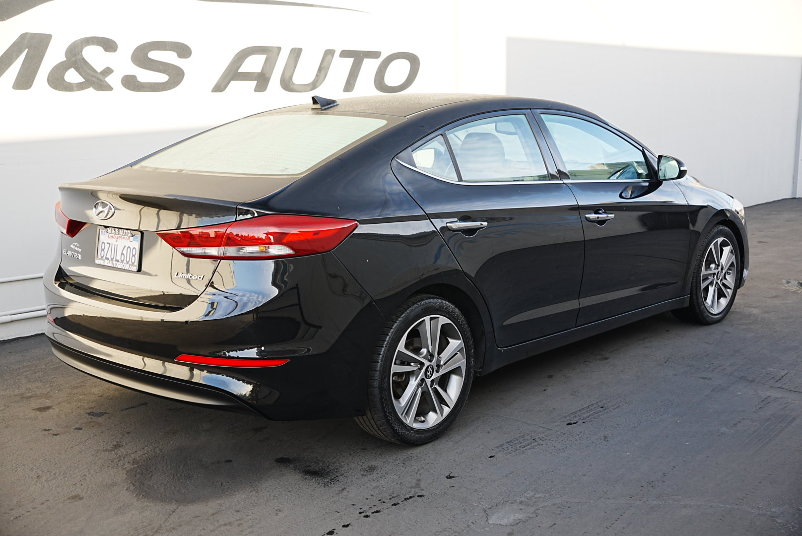 2017 Hyundai Elantra Limited photo 4