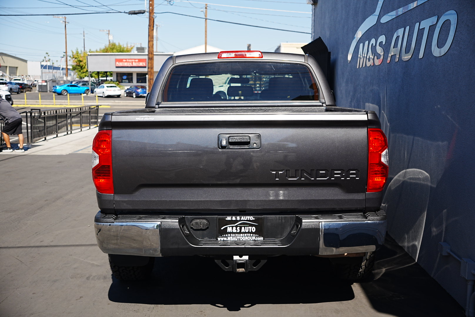 2017 Toyota Tundra SR5 CrewMax photo 4