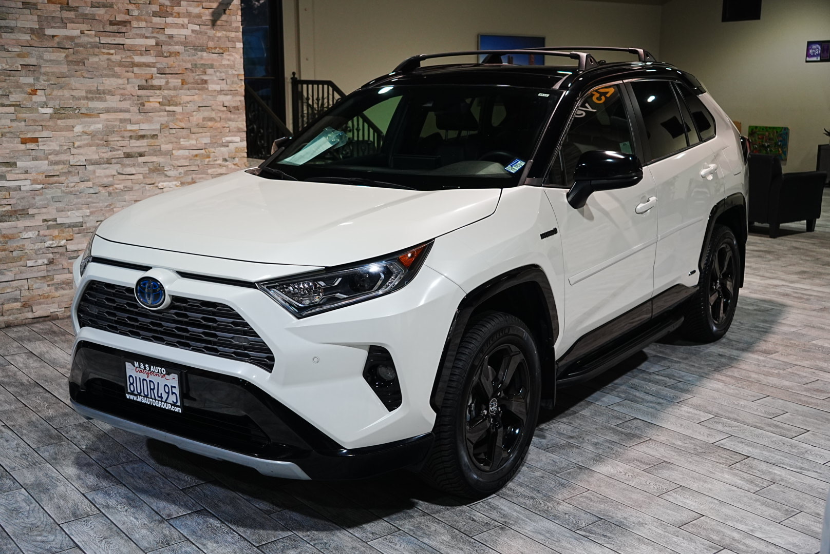 2021 Toyota RAV4 Hybrid XSE photo 4