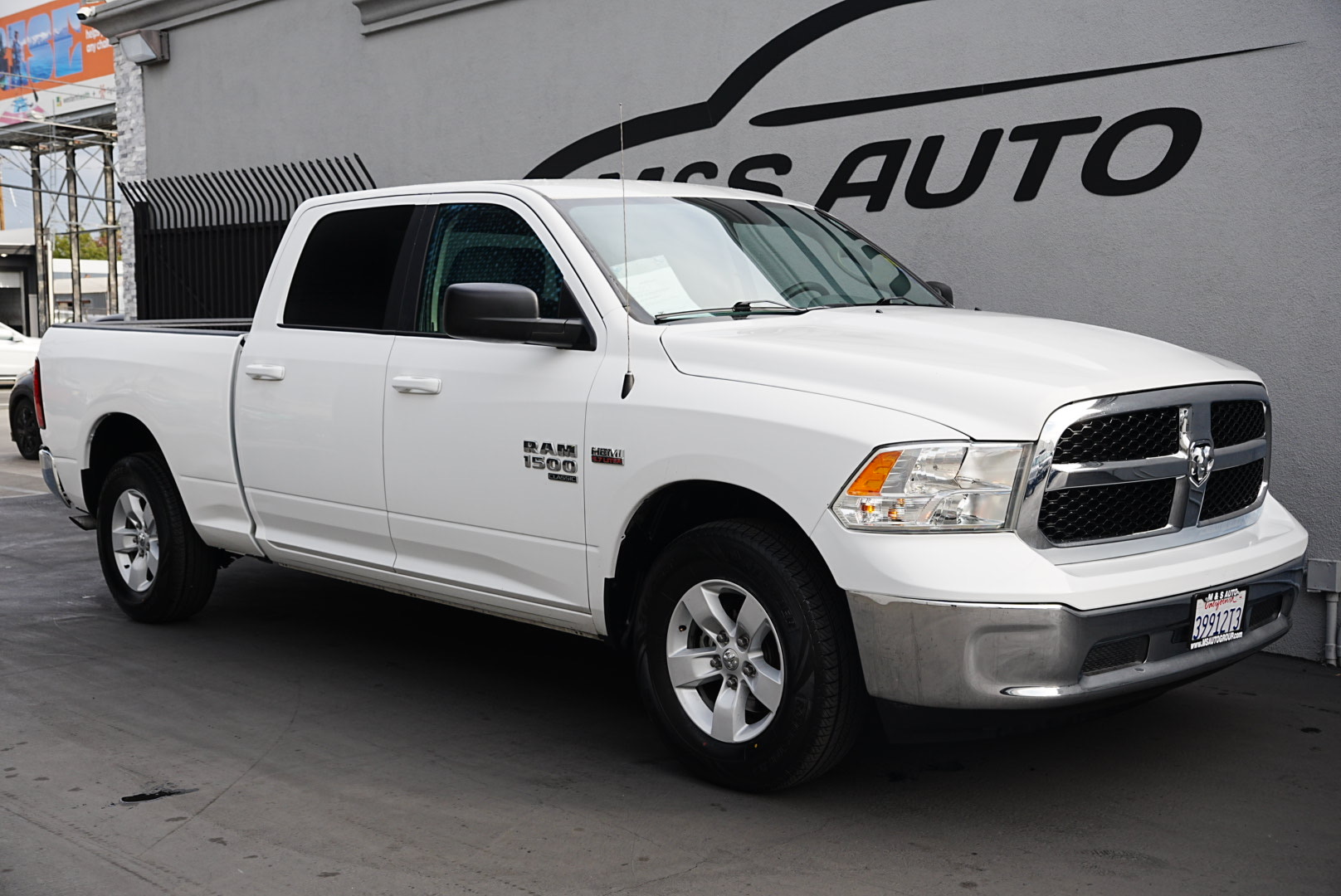 2020 Ram 1500 Classic SLT photo 3