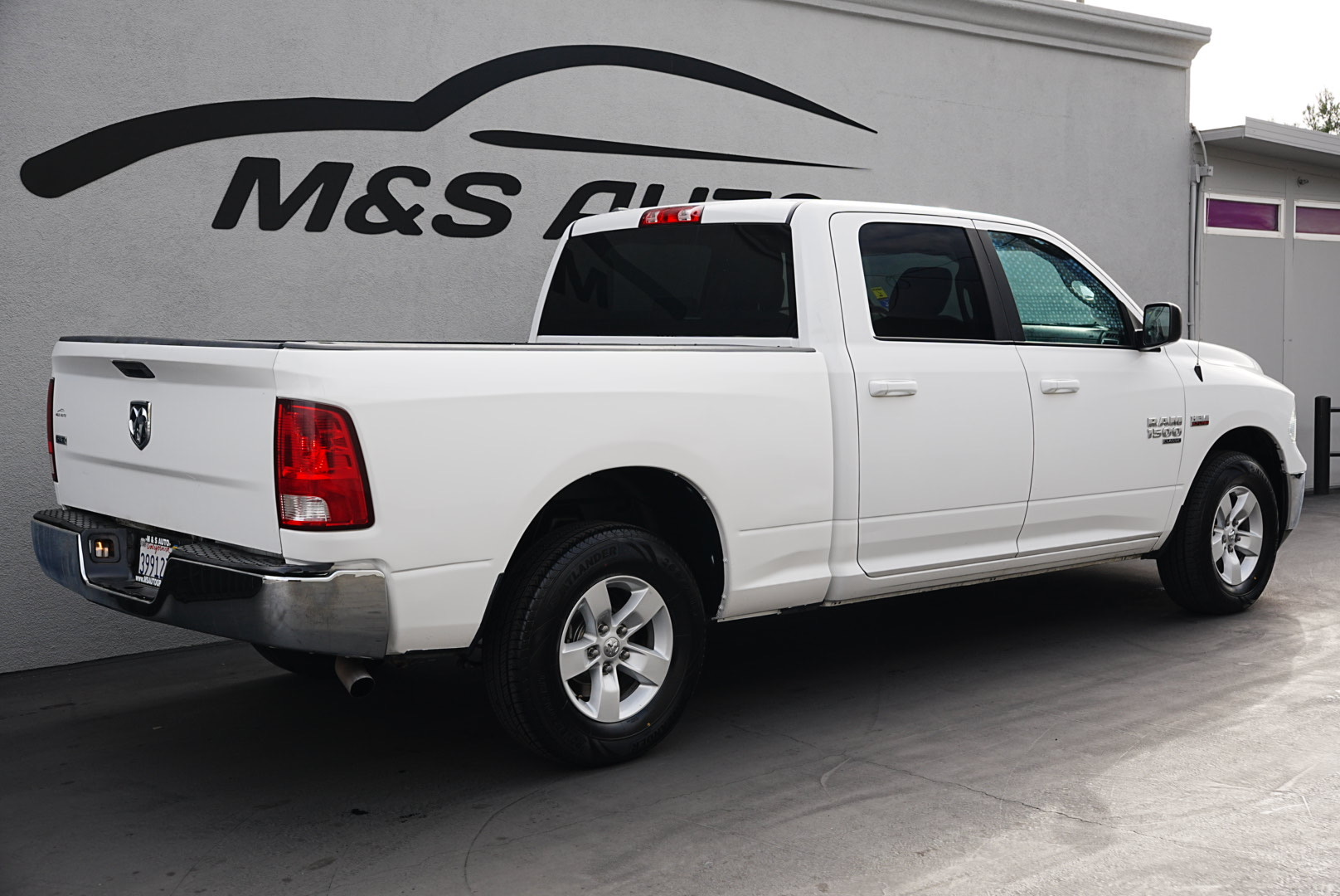 2020 Ram 1500 Classic SLT photo 4