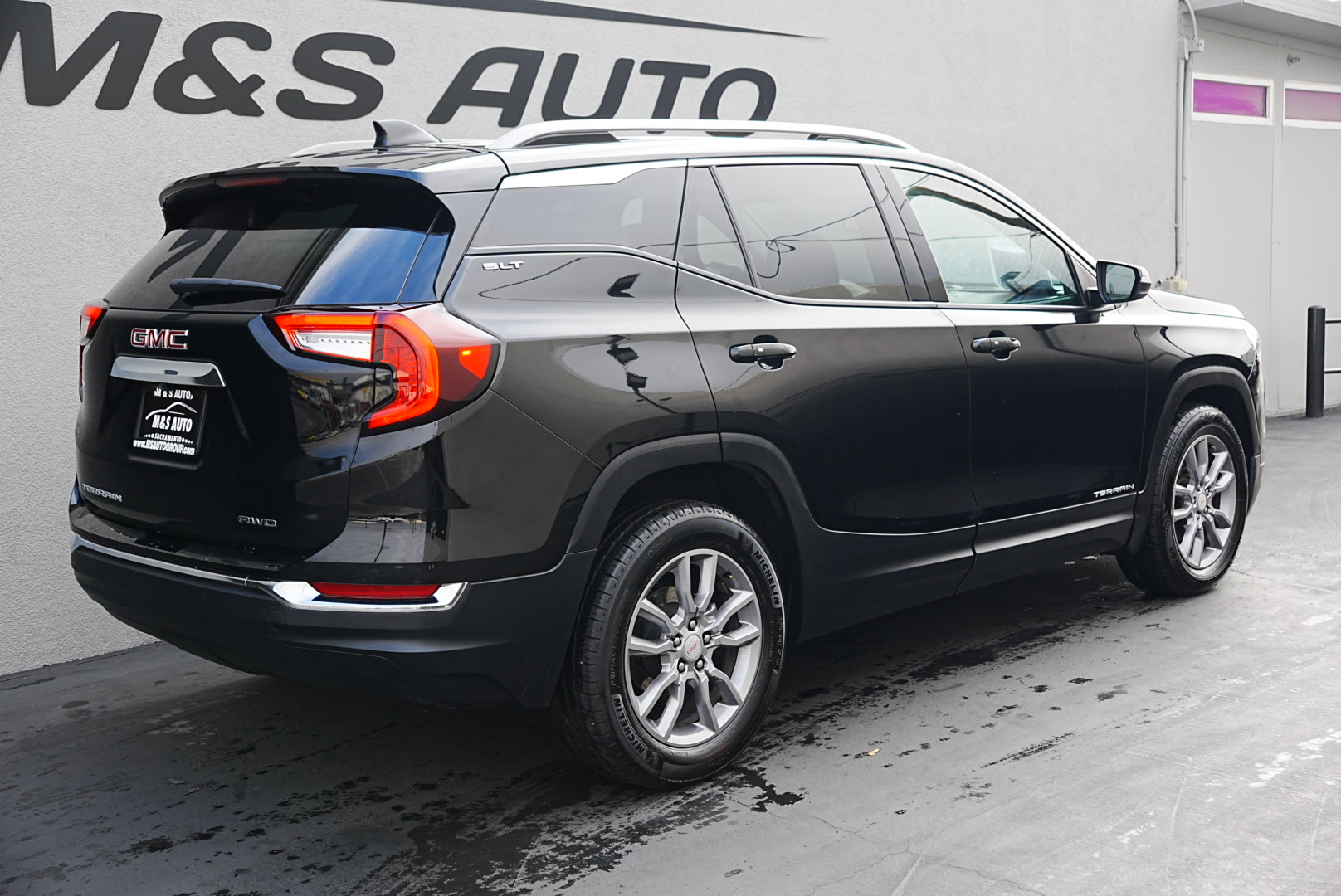 2024 Gmc Terrain SLT photo 2