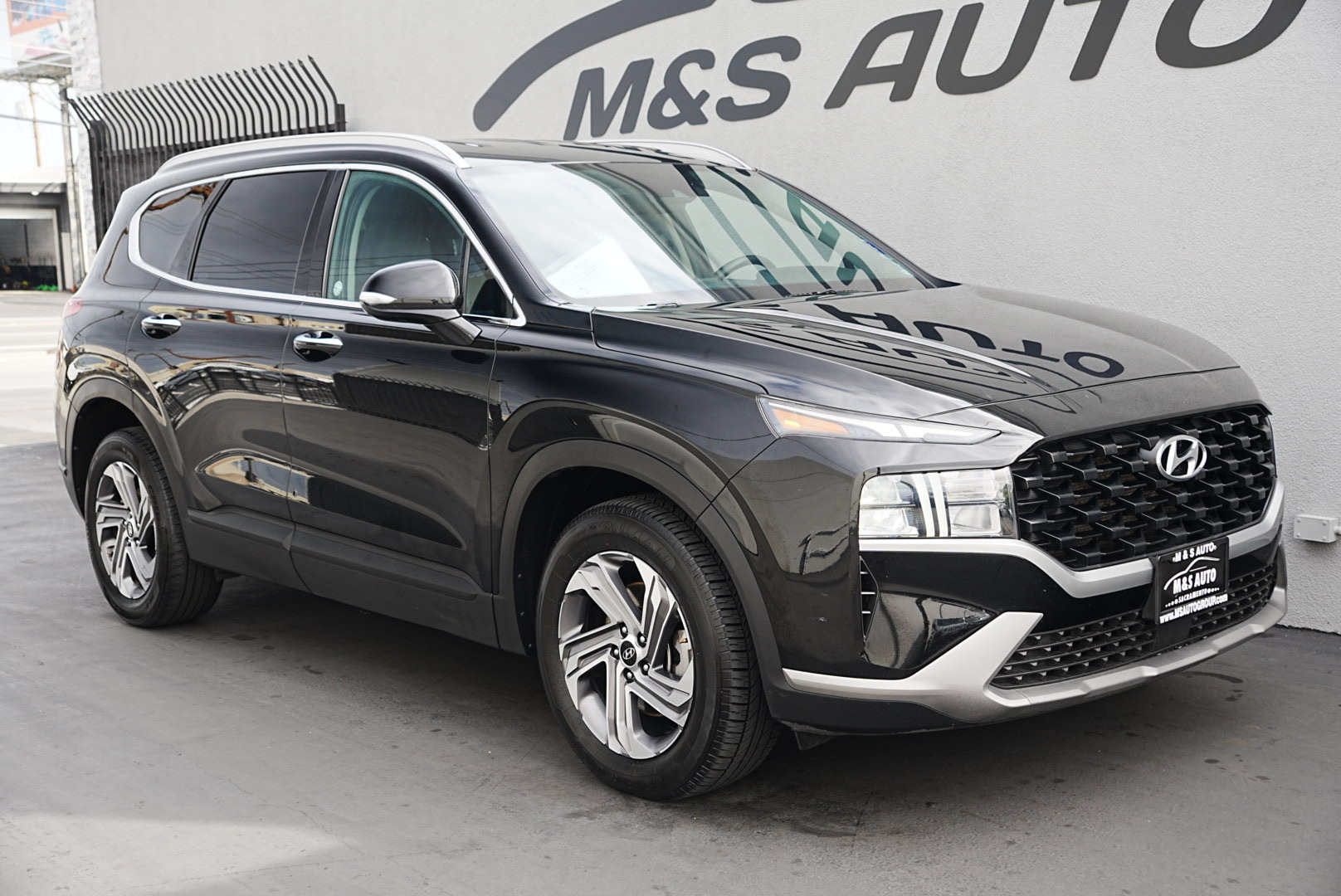 2023 Hyundai Santa Fe SEL photo 3