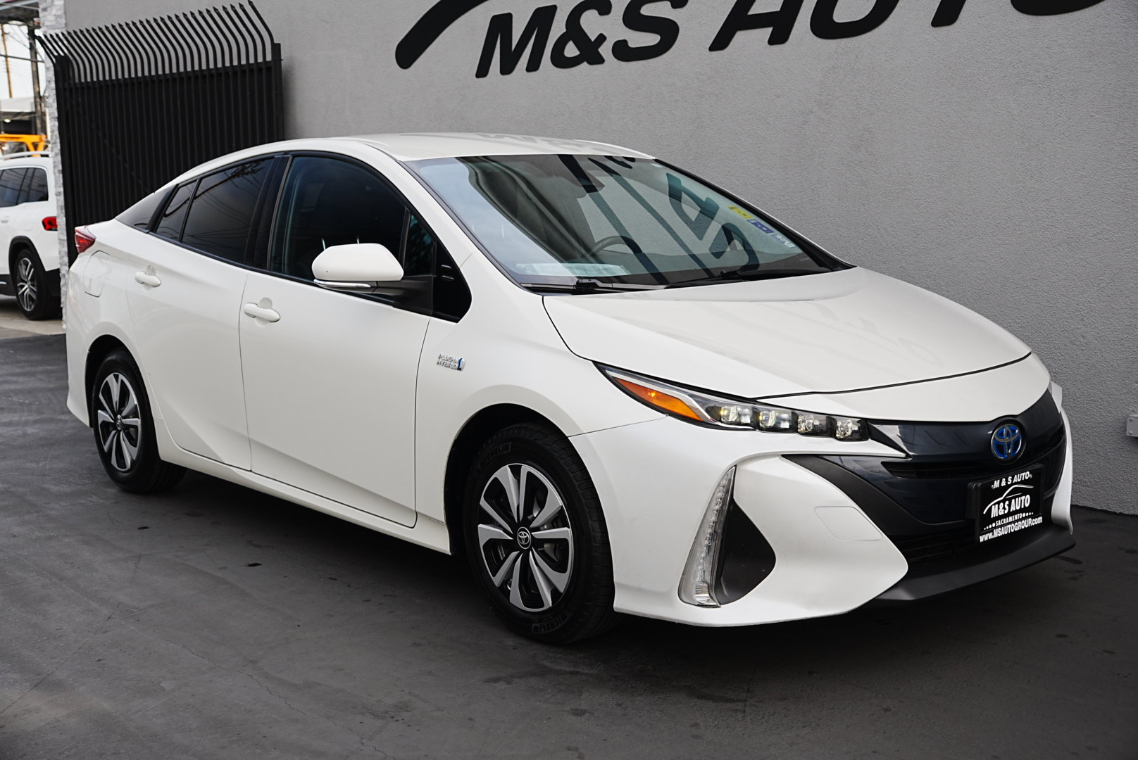 2017 Toyota Prius Prime Three Four photo 3