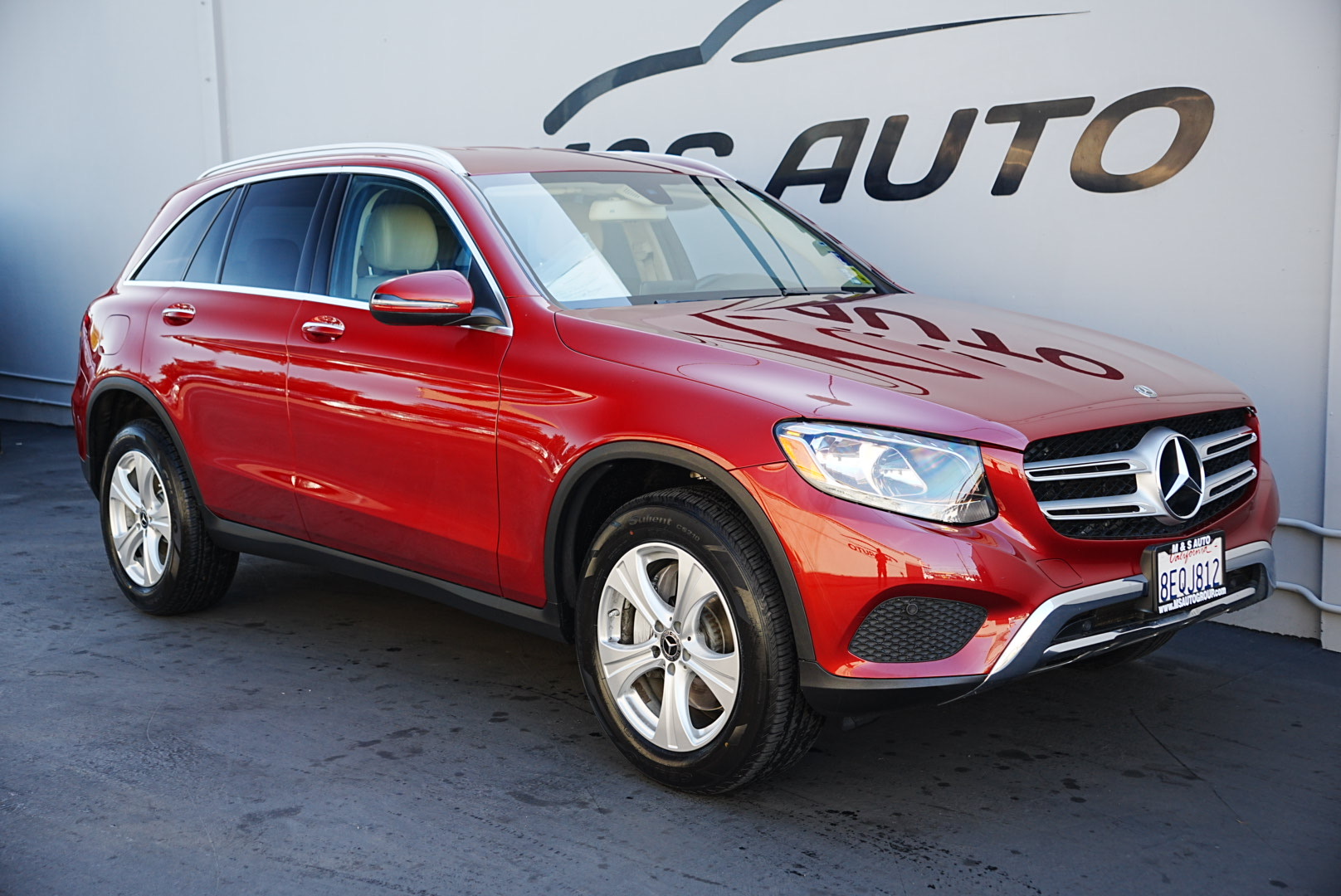 2018 Mercedes Benz GLC 300 4MATIC photo 2