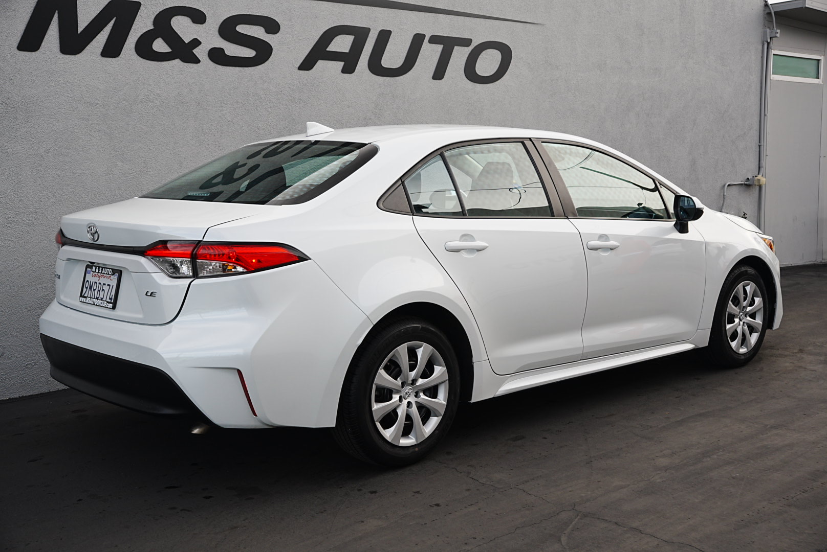 2024 Toyota Corolla LE photo 4