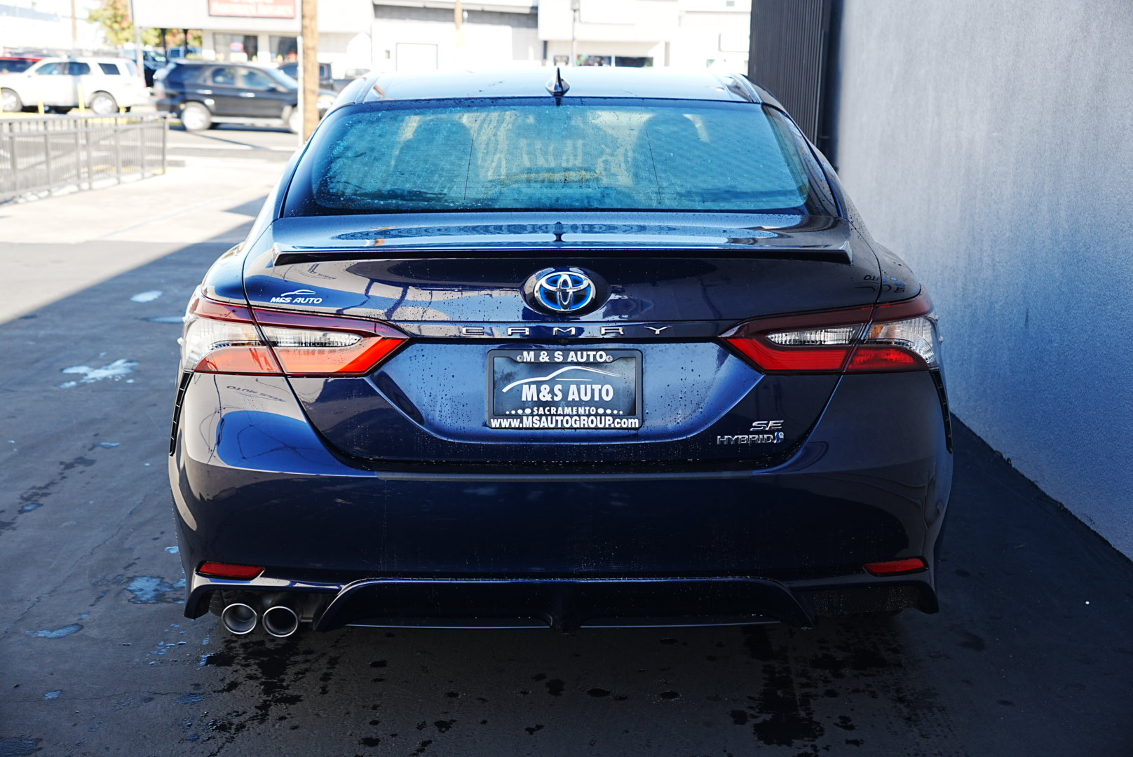 2022 Toyota Camry Hybrid SE photo 3
