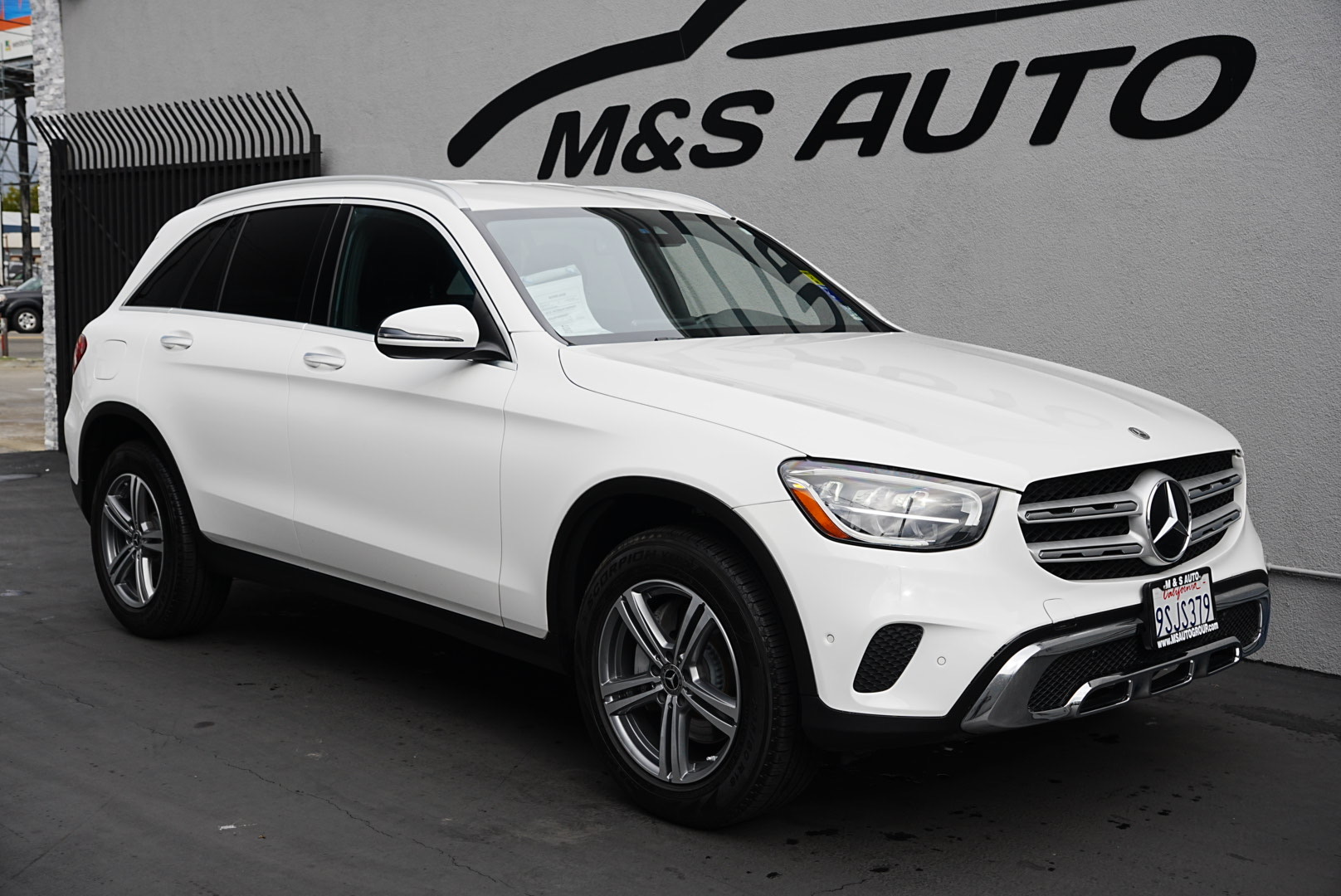 2022 Mercedes Benz GLC 300 photo 3
