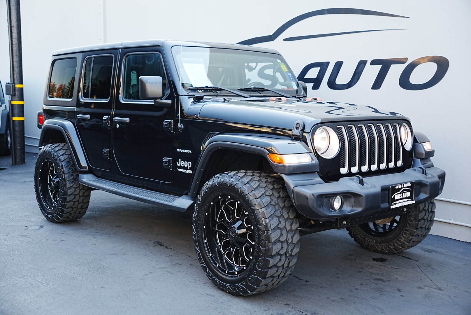 2020 Jeep Wrangler Unlimited Sahara photo 3