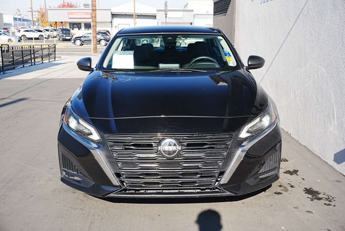 2024 Nissan Altima 2.5 SV photo 2