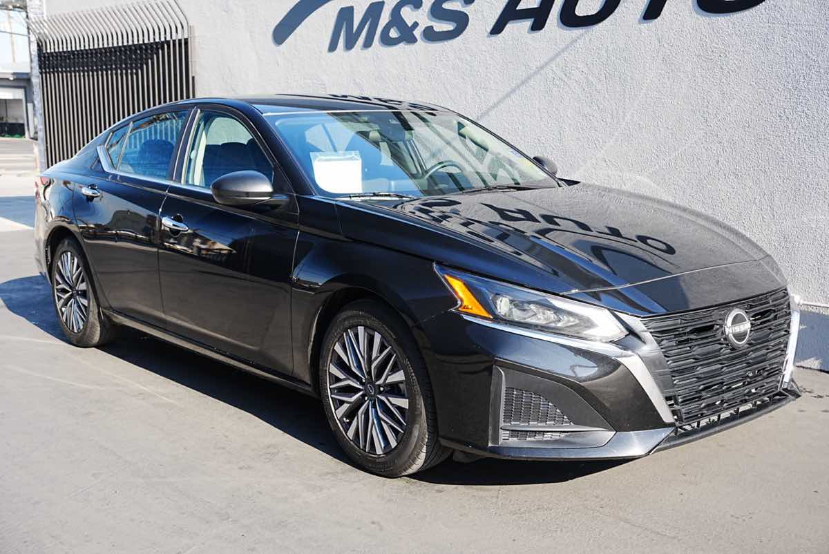 2024 Nissan Altima 2.5 SV photo 3