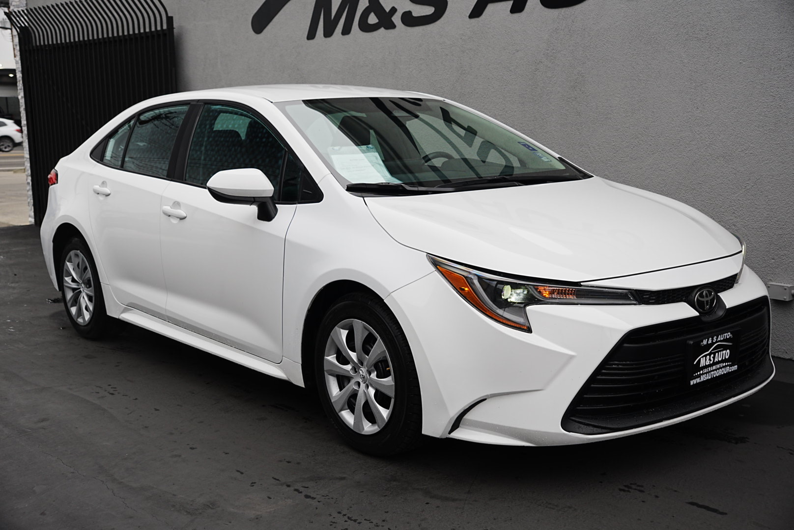 2024 Toyota Corolla LE photo 3