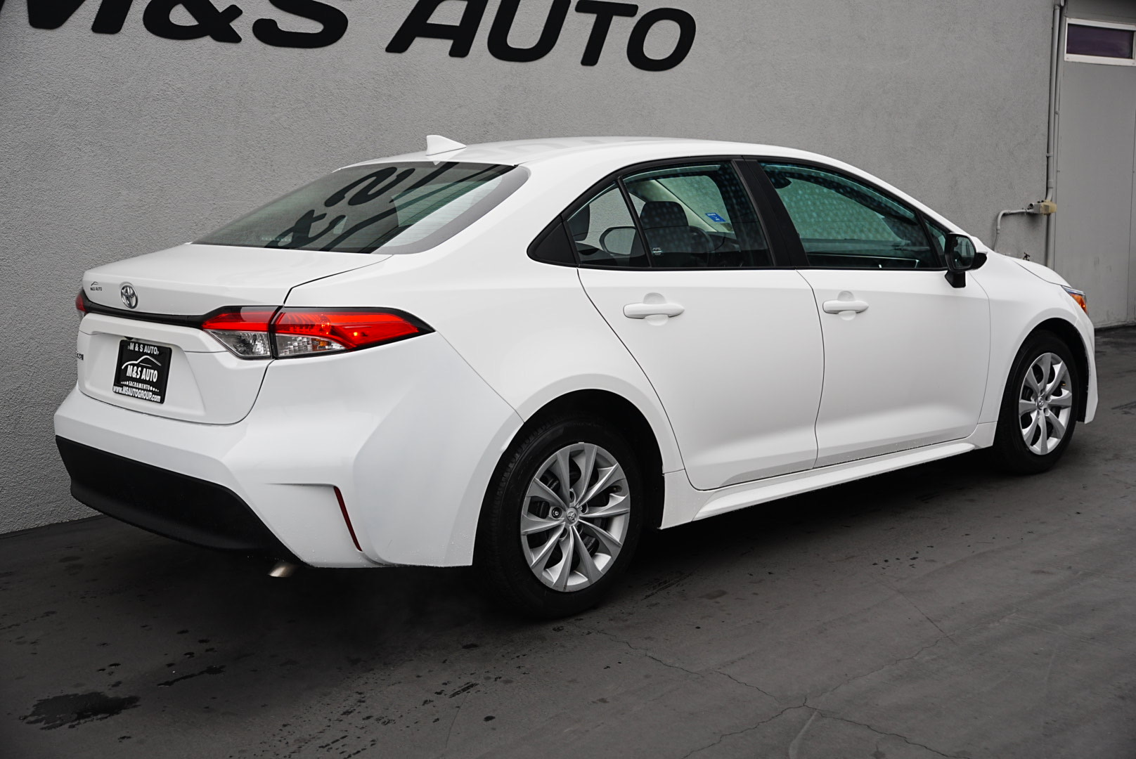 2024 Toyota Corolla LE photo 4