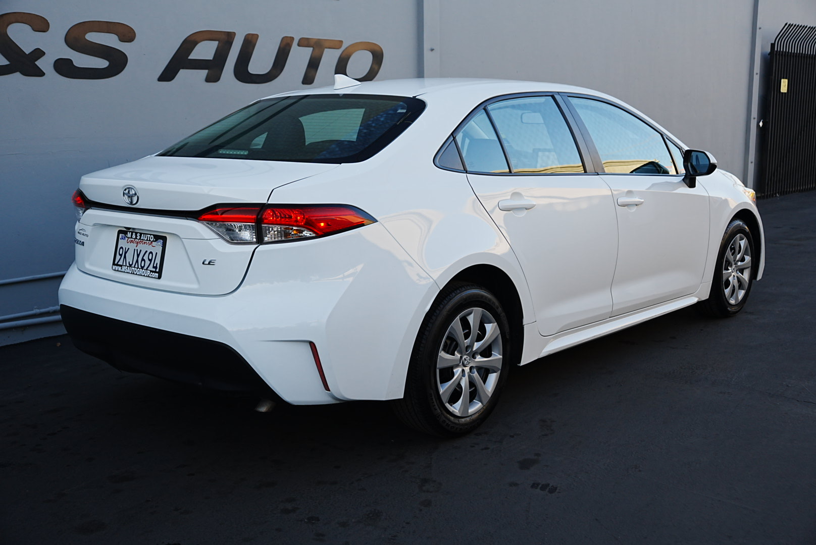 2024 Toyota Corolla LE photo 3