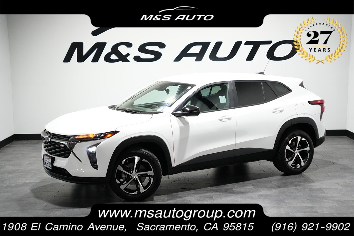 2025 Chevrolet Trax RS with 1RS FWD