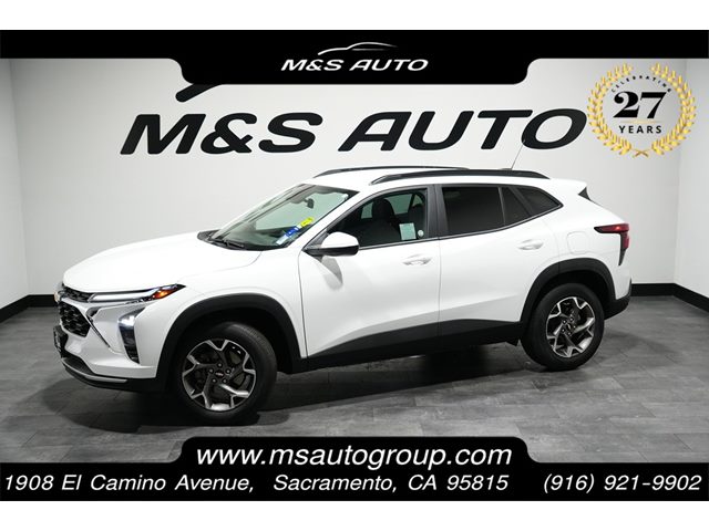 Summit White 2025 Chevrolet Trax LT FWD SUV / Crossover Front-Wheel Drive Automatic