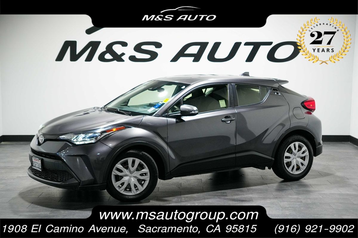 2021 Toyota C-HR LE's photo