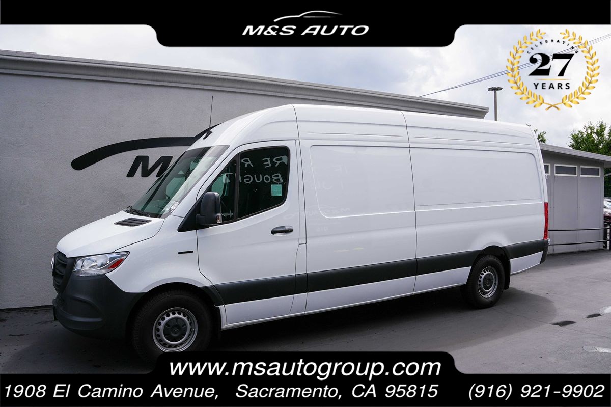 2024 Mercedes-Benz eSprinter 2500 170 WB HO High Roof's photo