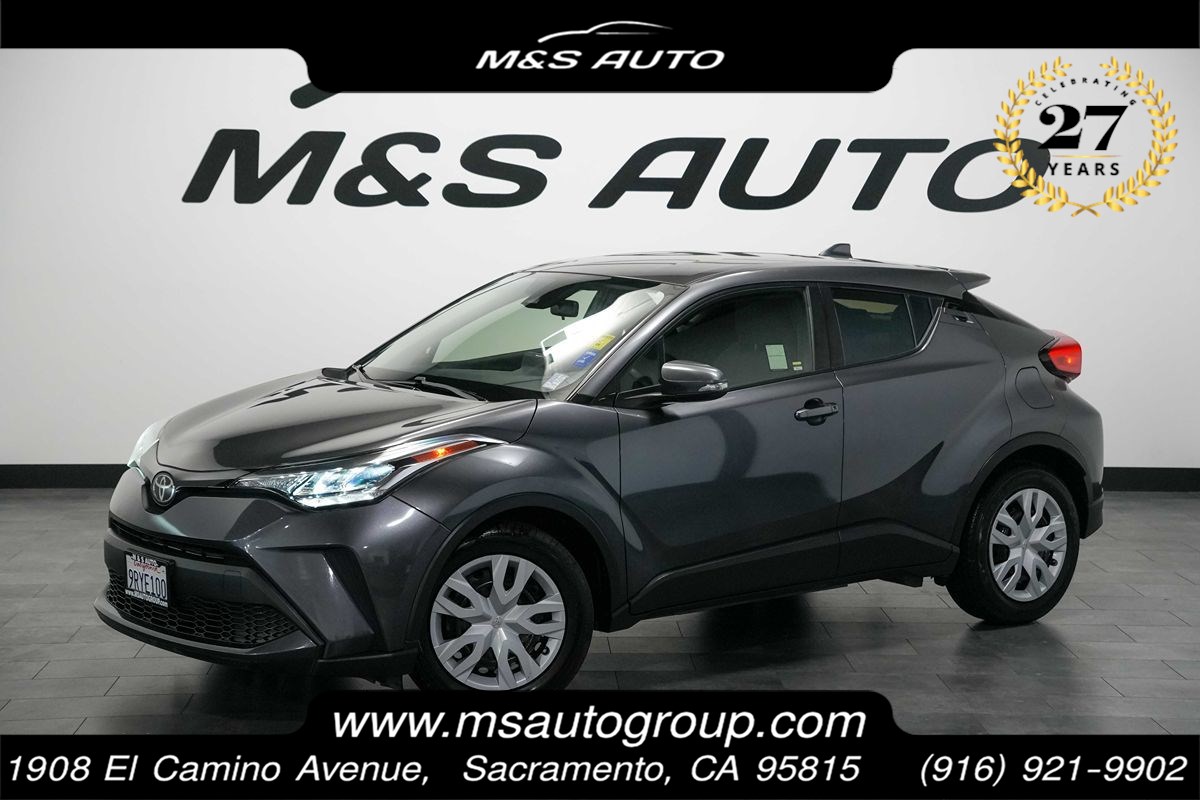 2020 Toyota C-HR LE's photo