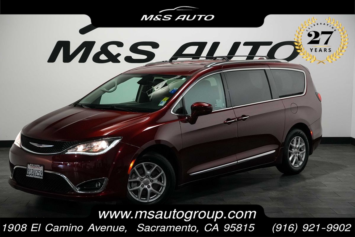 2020 Chrysler Pacifica Touring L's photo