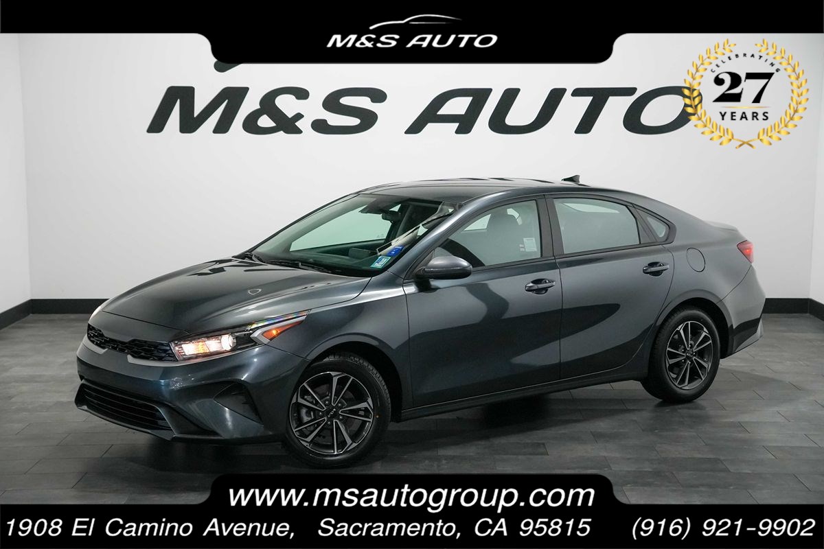 2024 Kia Forte LXS AT's photo