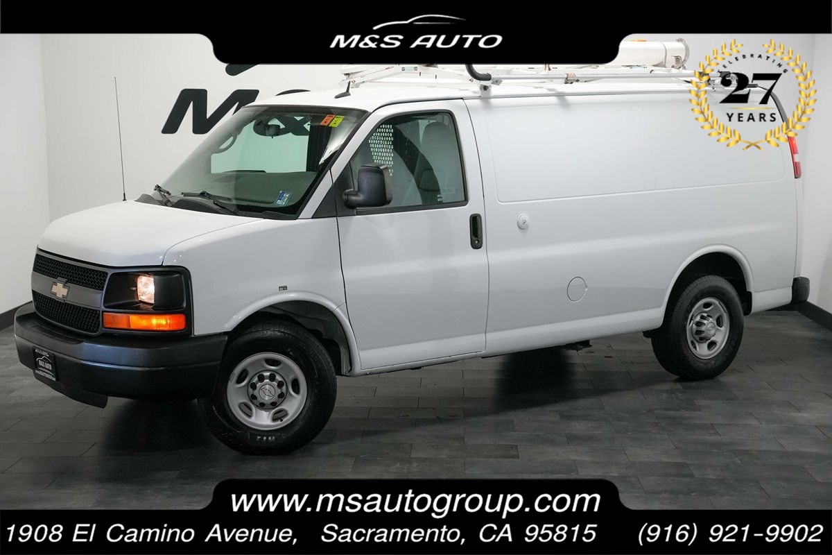 2015 Chevrolet Express 2500 Work Van HD's photo