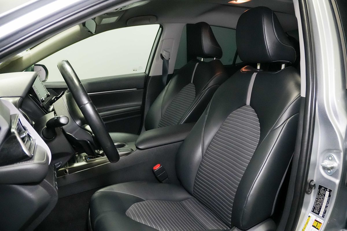 2022 Toyota Camry SE - Photo 10