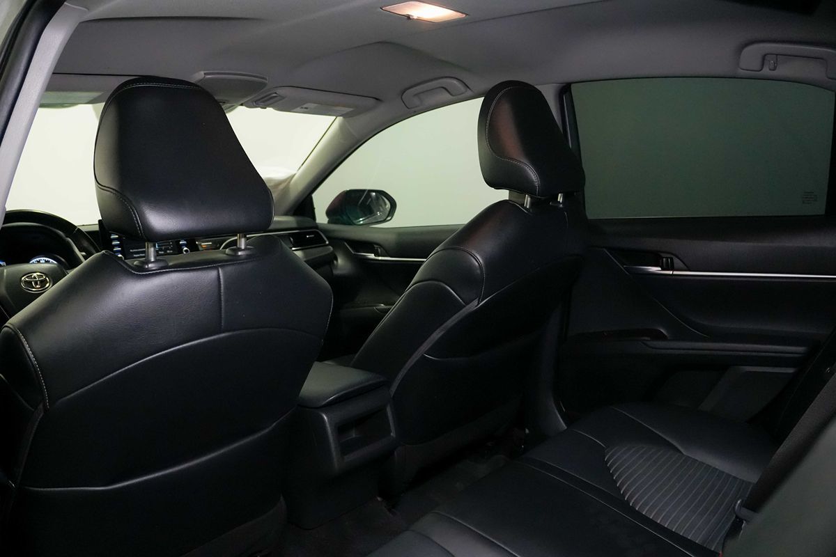 2022 Toyota Camry SE - Photo 17