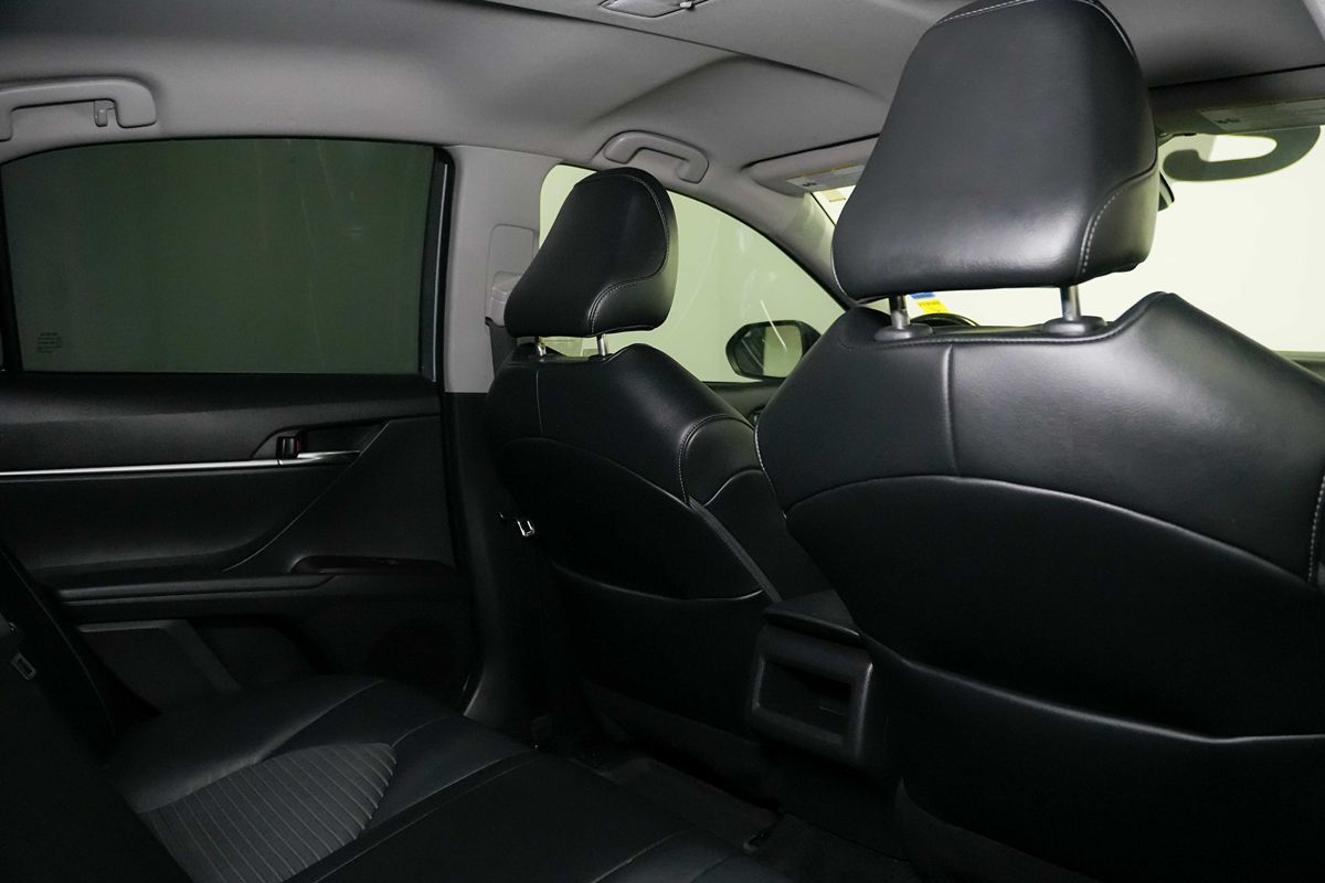 2022 Toyota Camry SE - Photo 19