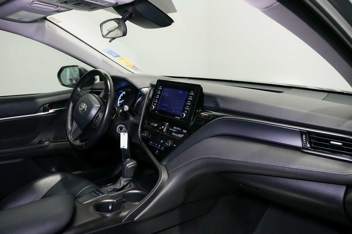 2022 Toyota Camry SE - Photo 21