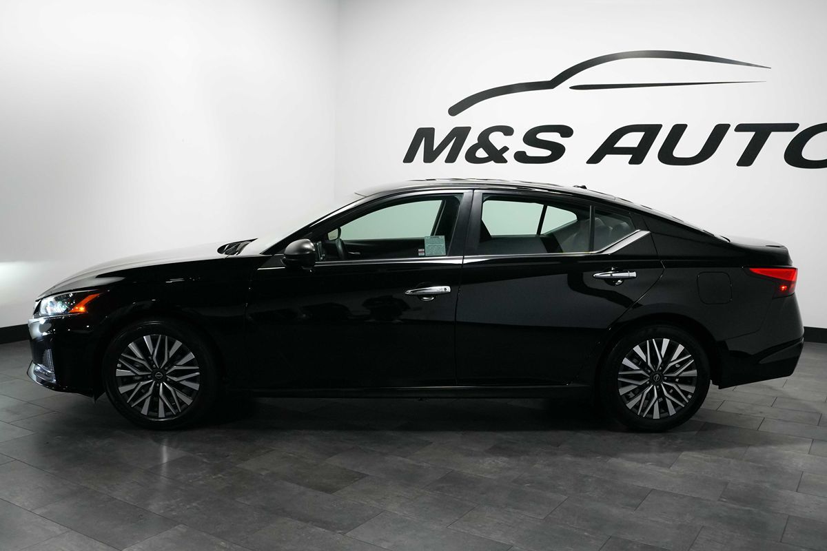 2025 Nissan Altima SV - Photo 3