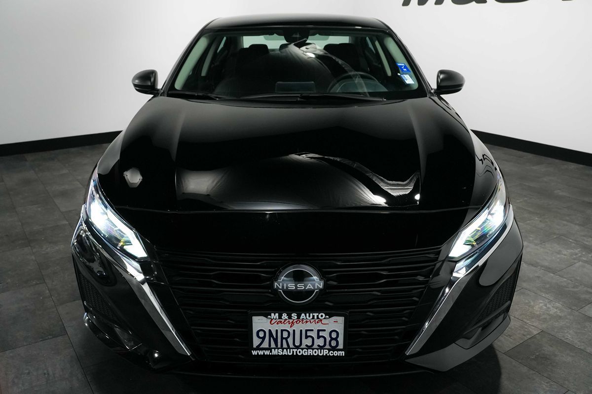 2025 Nissan Altima SV - Photo 6