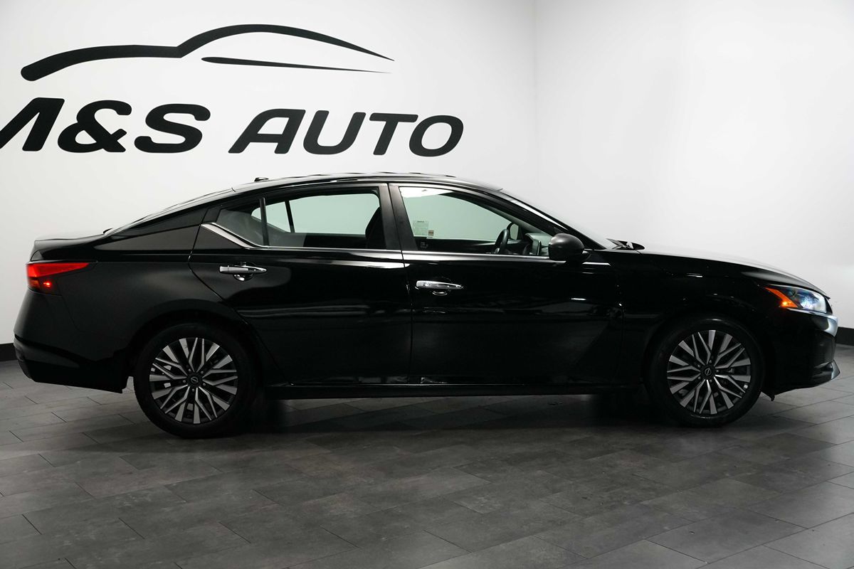 2025 Nissan Altima SV - Photo 8