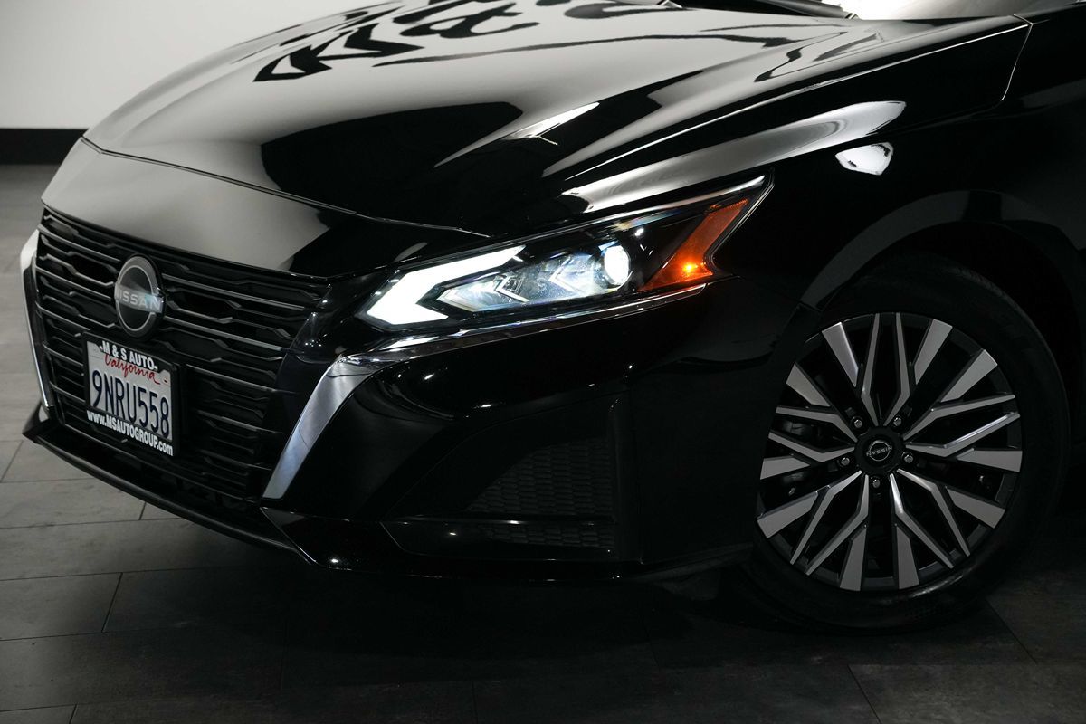 2025 Nissan Altima SV - Photo 10
