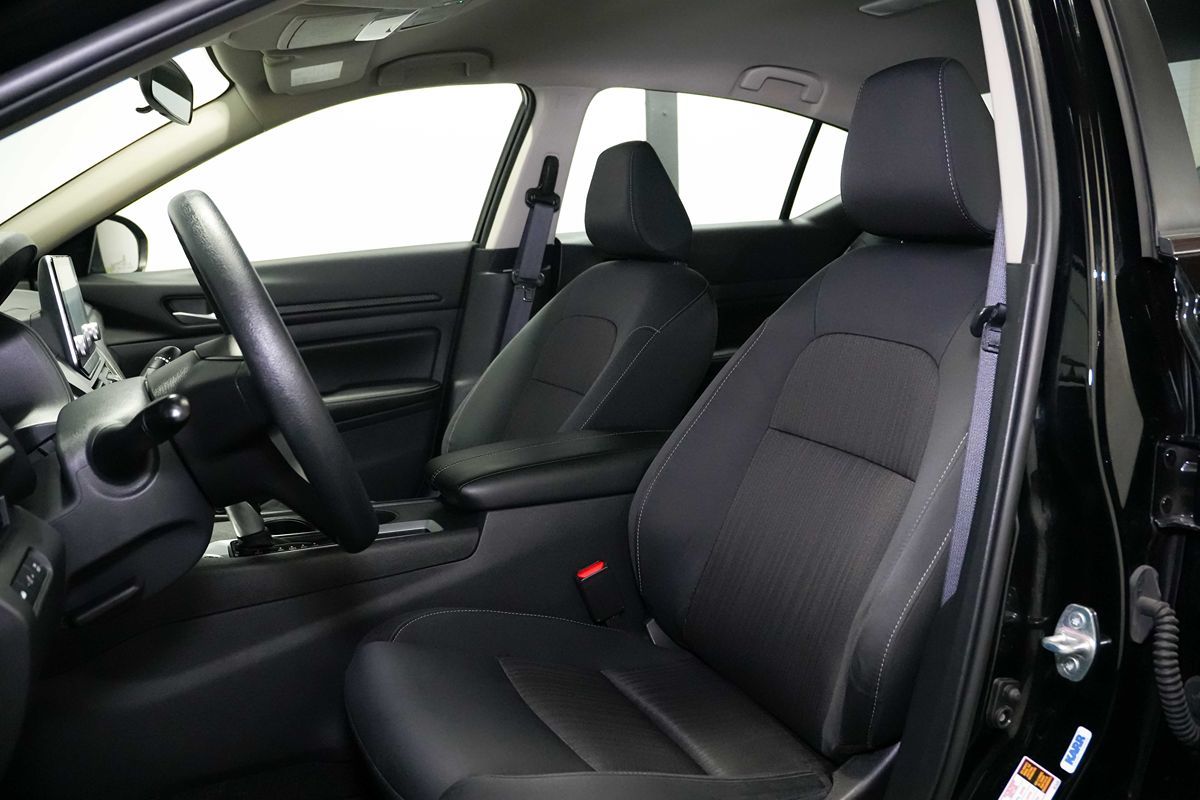 2025 Nissan Altima SV - Photo 12