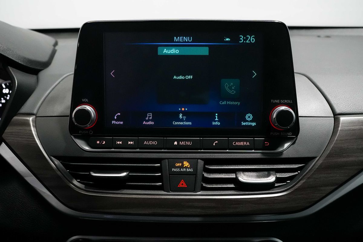 2025 Nissan Altima SV - Photo 14