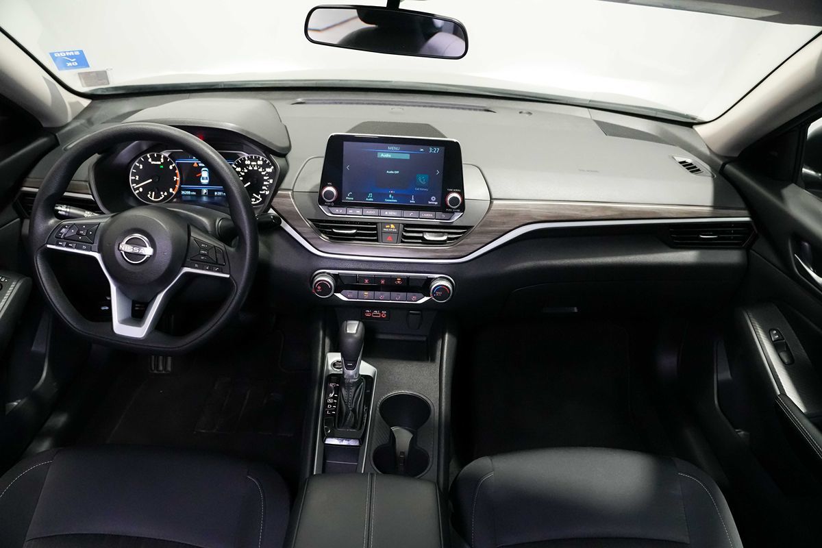 2025 Nissan Altima SV - Photo 20