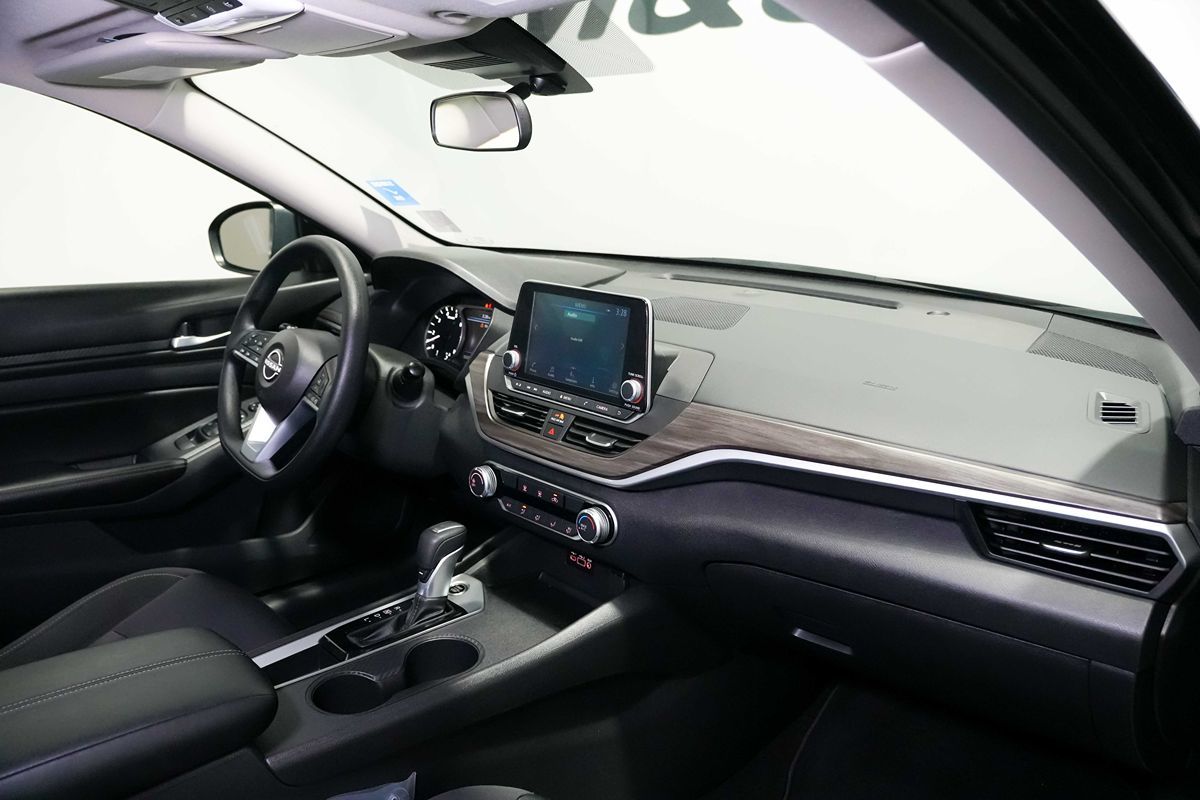 2025 Nissan Altima SV - Photo 24