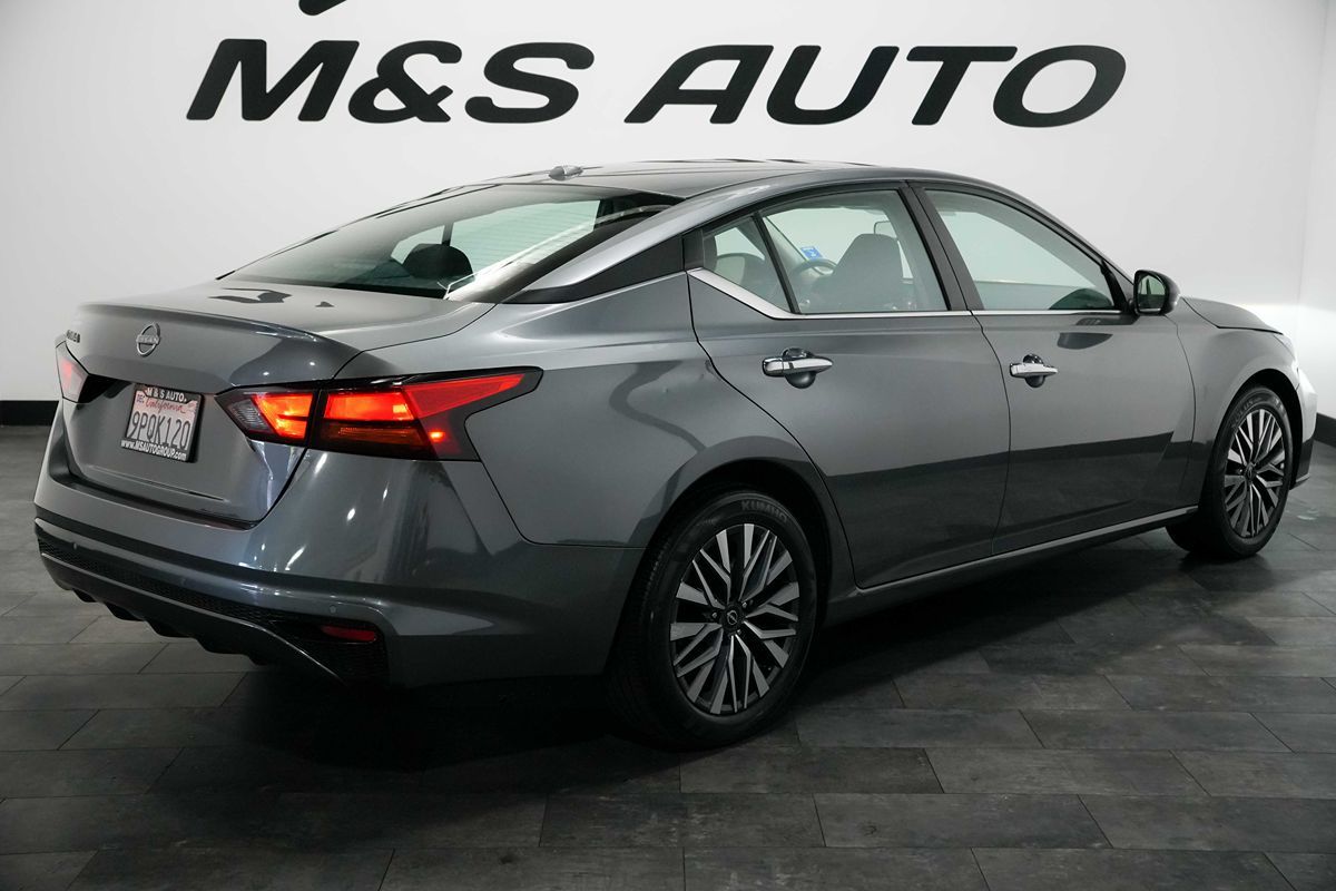 2025 Nissan Altima SV - Photo 5