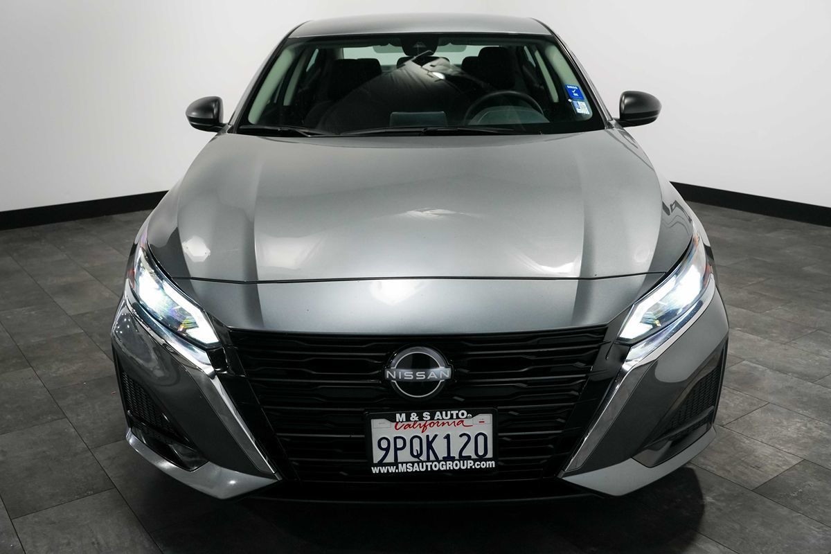 2025 Nissan Altima SV - Photo 8