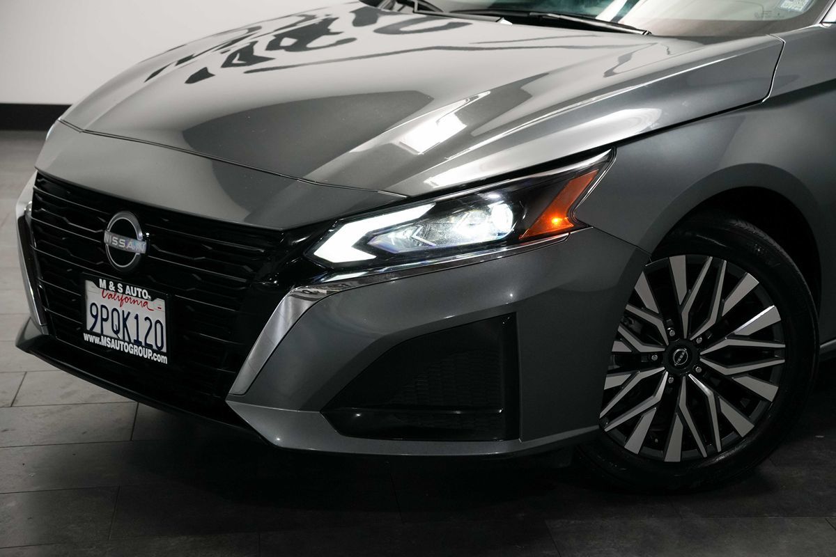 2025 Nissan Altima SV - Photo 10
