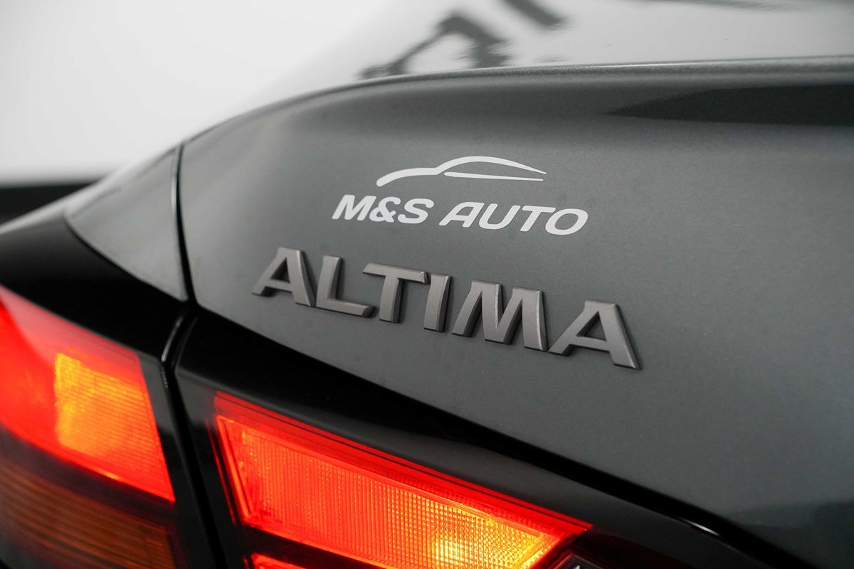 2025 Nissan Altima SV - Photo 11