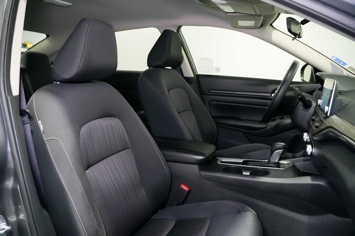 2025 Nissan Altima SV - Photo 25