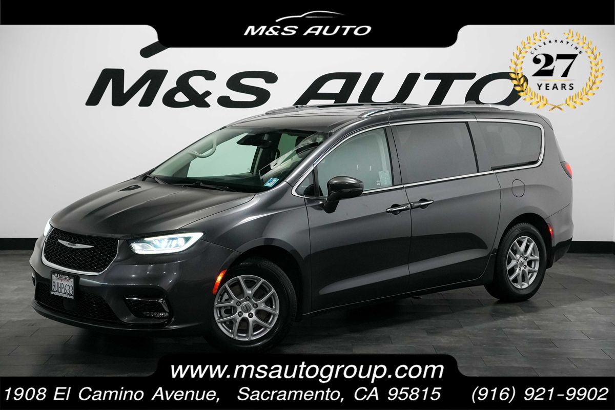 2021 Chrysler Pacifica Touring L's photo