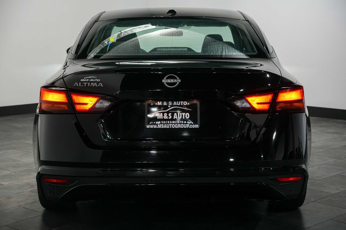 2025 Nissan Altima SV - Photo 5