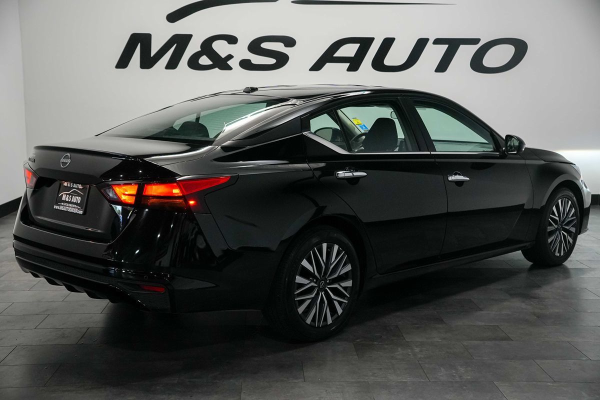 2025 Nissan Altima SV - Photo 4